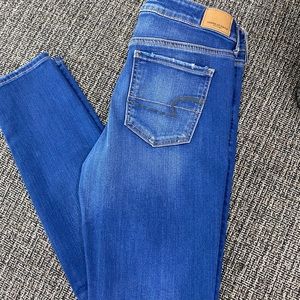 AMERICAN EAGLE SUPER STRETCH JEGGINGS SIZE 10